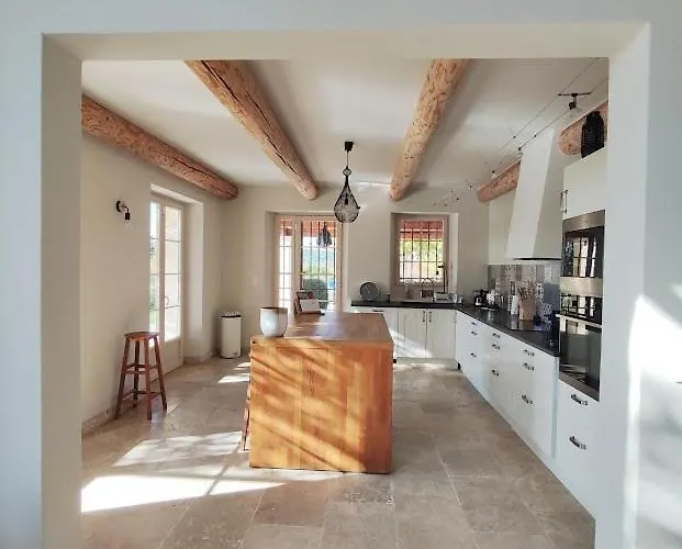 Magnifique Mas Avec Piscine A 5 Minutes D'uzes Vila *